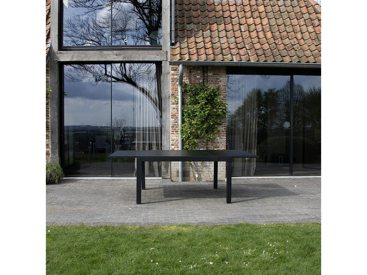 Table BlackStar 8/12 personnes structure noire, plateau en verre poli noir