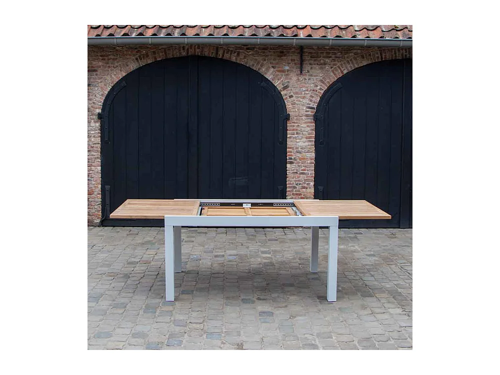 Table BALIteck 6/10 personnes structure aluminium blanche, plateau en lame de Teck