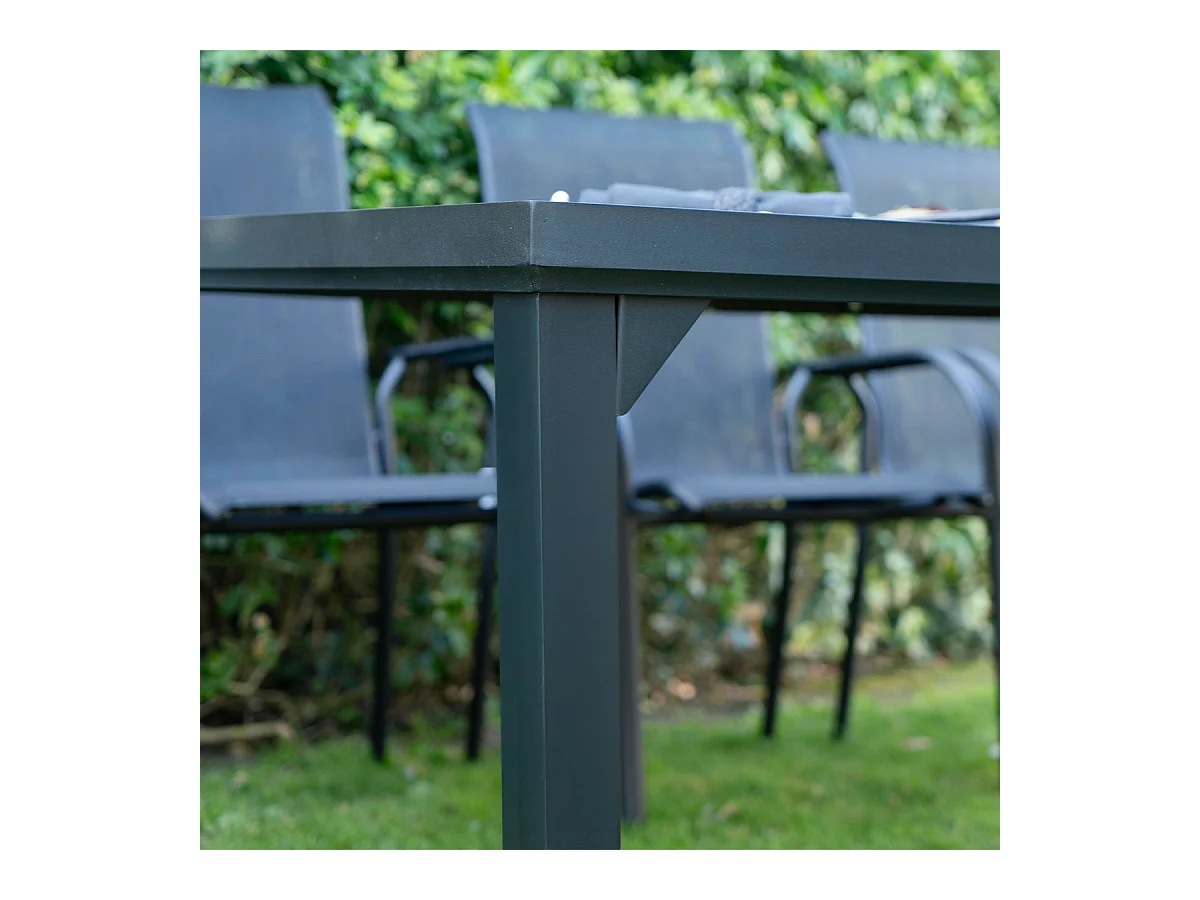 Table BlackEdition 8 places structure en aluminium noire et verre trempé opaque