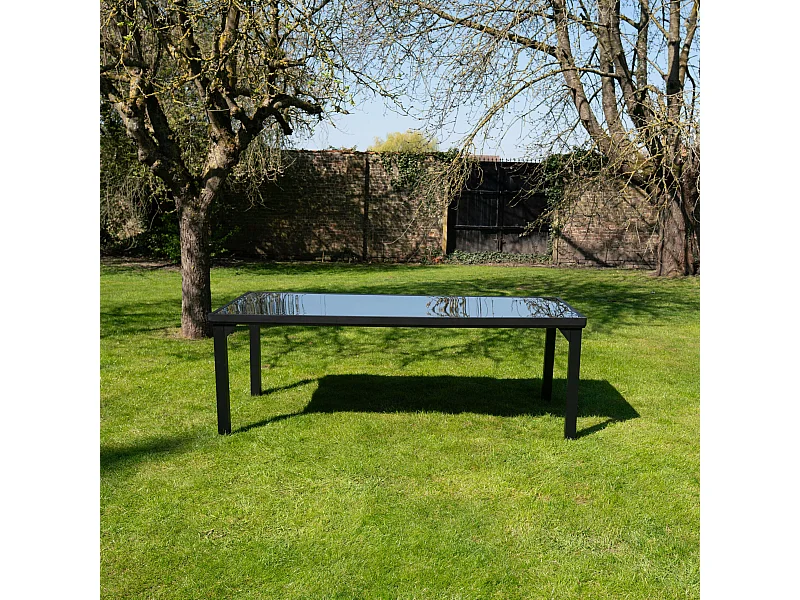 Table BlackEdition 8 places structure en aluminium noire et verre trempé opaque