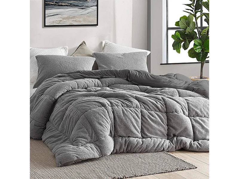 Bettdecke 220x240 cm INRE – 400 g/m² weicher Plüsch – Wendbar – Sehr warm – Maschinenwaschbar – Milbendicht – Grau