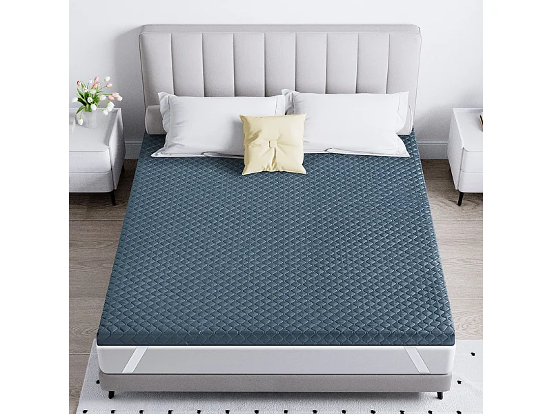 Coprimaterasso INRE 160x200 cm, spessore 6 cm, schiuma ad alta resilienza, comfort traspirante, design antiscivolo, colore scuro