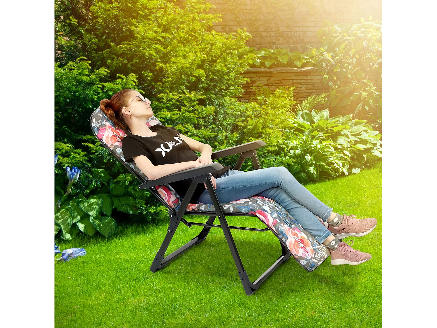 Chaise de jardin KADAX avec dossier réglable, chaise relax en acier thermolaqué, chaise pliante avec capacité de charge jusqu'à 110 kg, chaise longue avec coussin