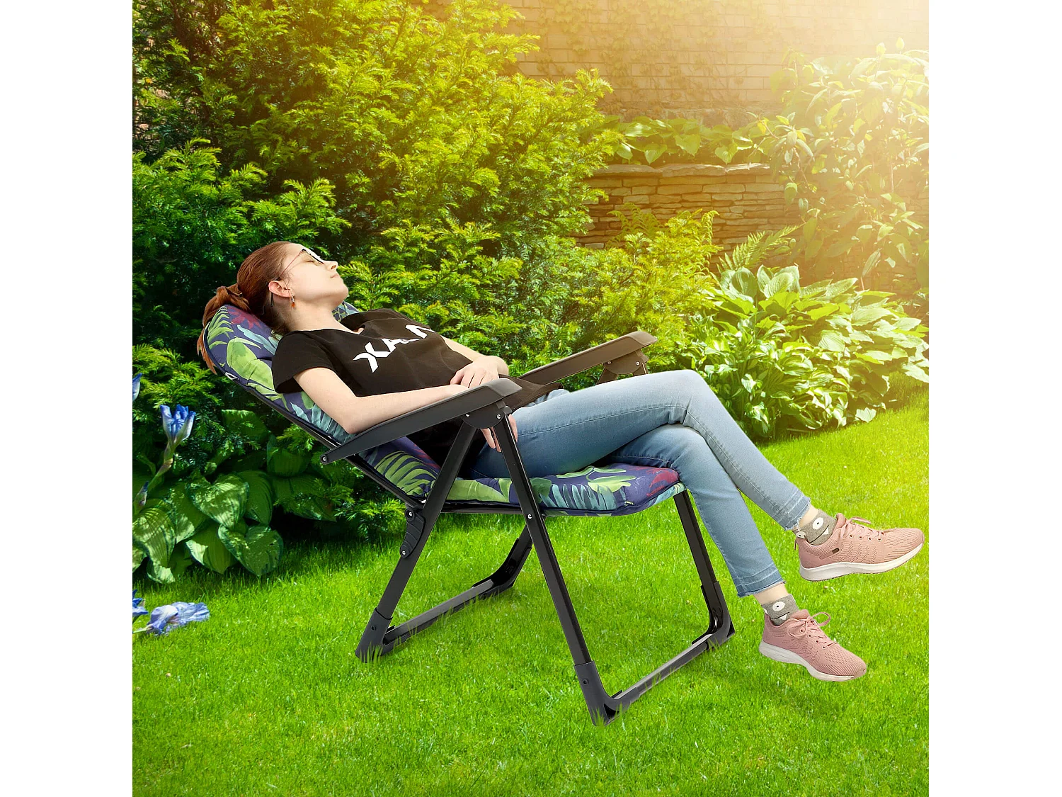 Chaise de jardin KADAX avec dossier réglable, chaise relax en acier thermolaqué, chaise pliante avec capacité de charge jusqu'à 110 kg, chaise longue avec coussin