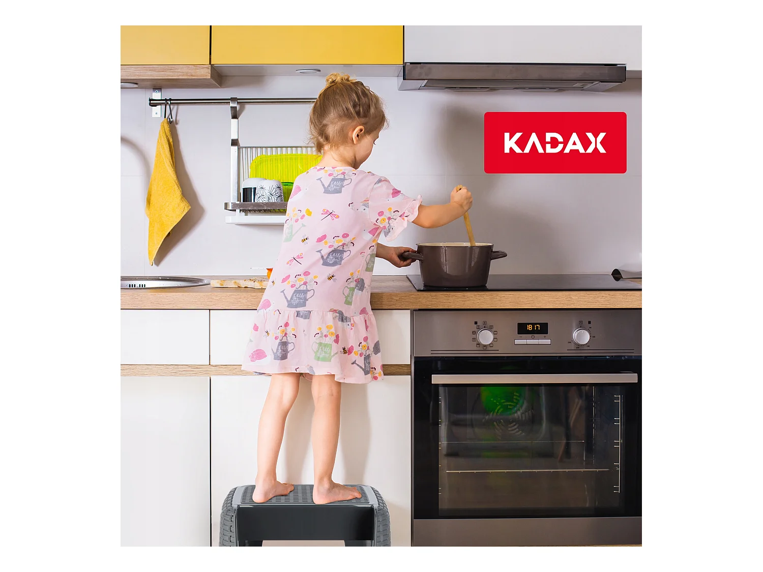 Tabouret KADAX en matériaux plastiques recyclés, escabeau, jusqu'à 160 kg, tabouret en rotin avec pieds antidérapants, tabouret de salle de bain à gradins,