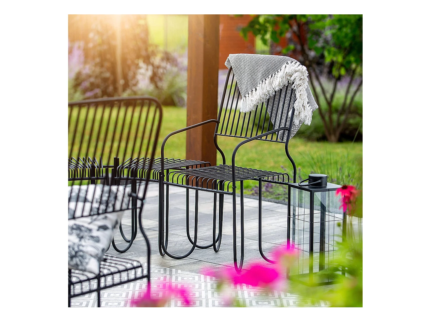 KADAX Ławka do ogrodu z oparciem Ruste 100 x 50 cm, czarna