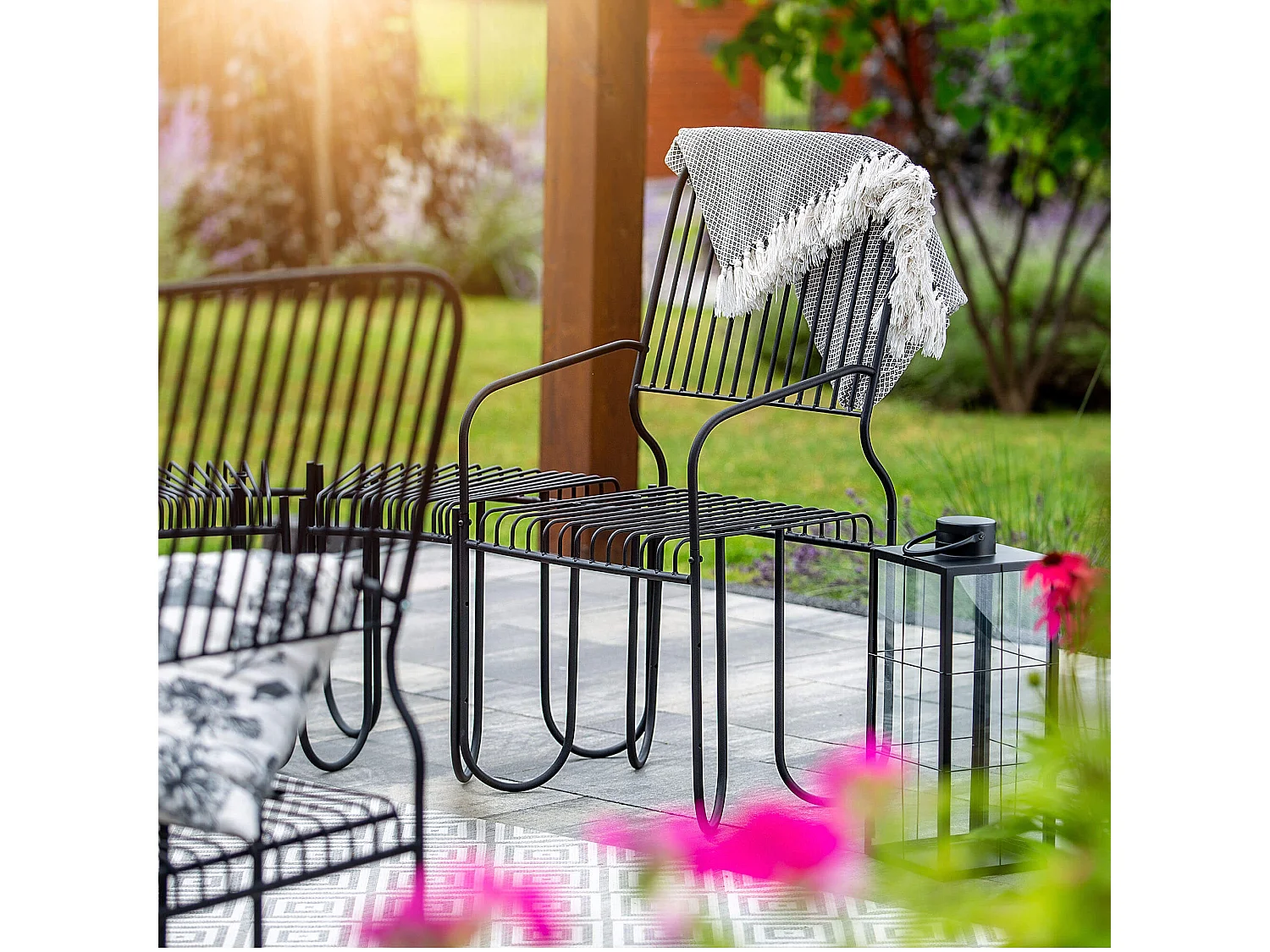 KADAX Ławka do ogrodu z oparciem Ruste 100 x 50 cm, czarna