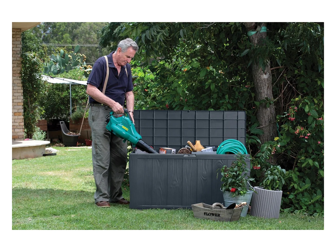 Coffre de rangement Keter Sherwood aspect bois, graphite, 270 L