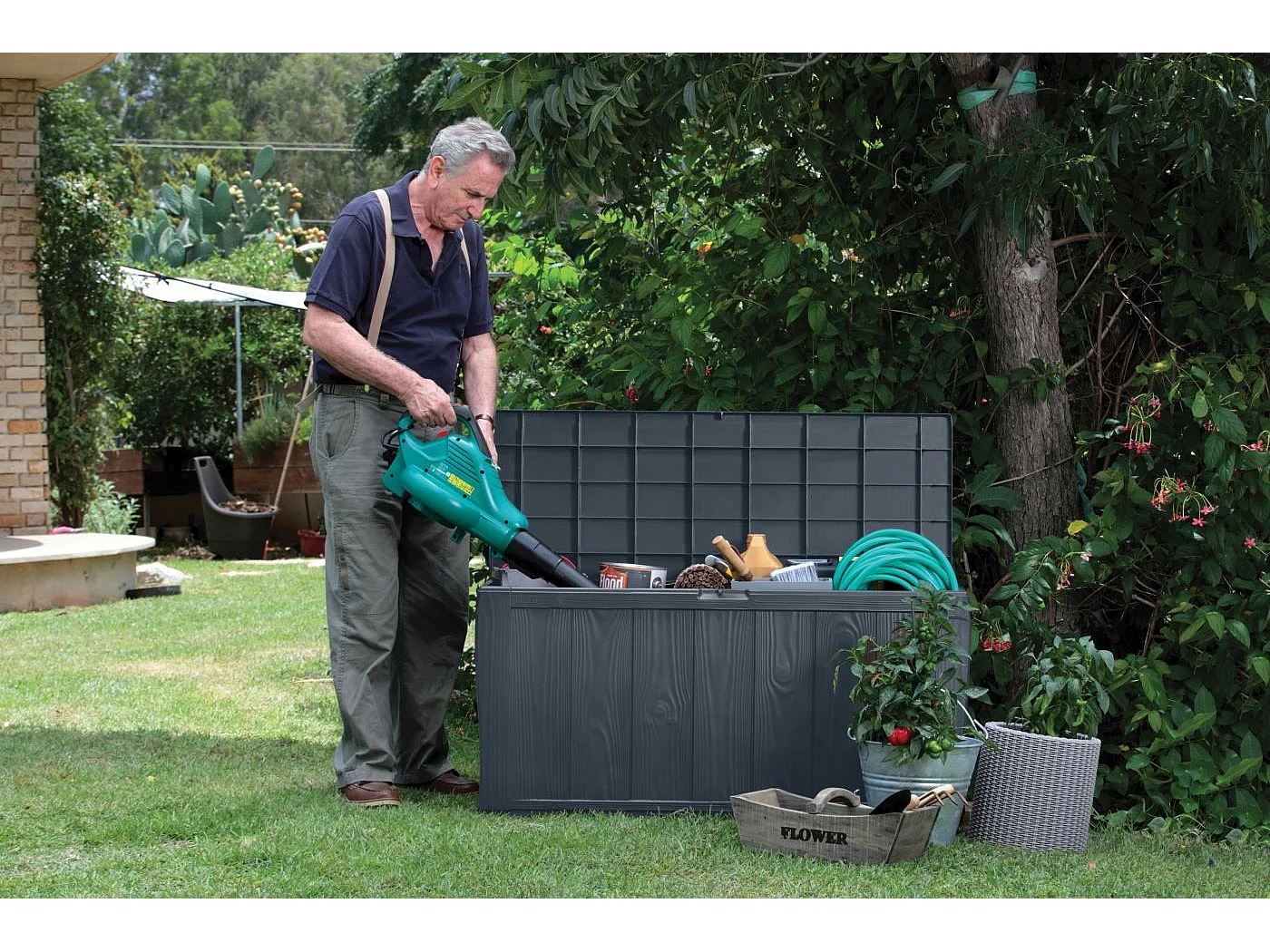 Coffre de rangement Keter Sherwood aspect bois, graphite, 270 L