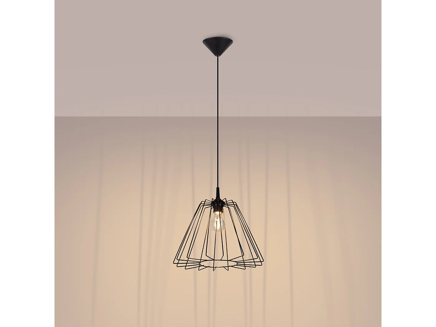 Lampe À Suspension Trapo Moderne En Acier - 1 Sources Lumineuses - L.35 X H.91 Cm - Noir