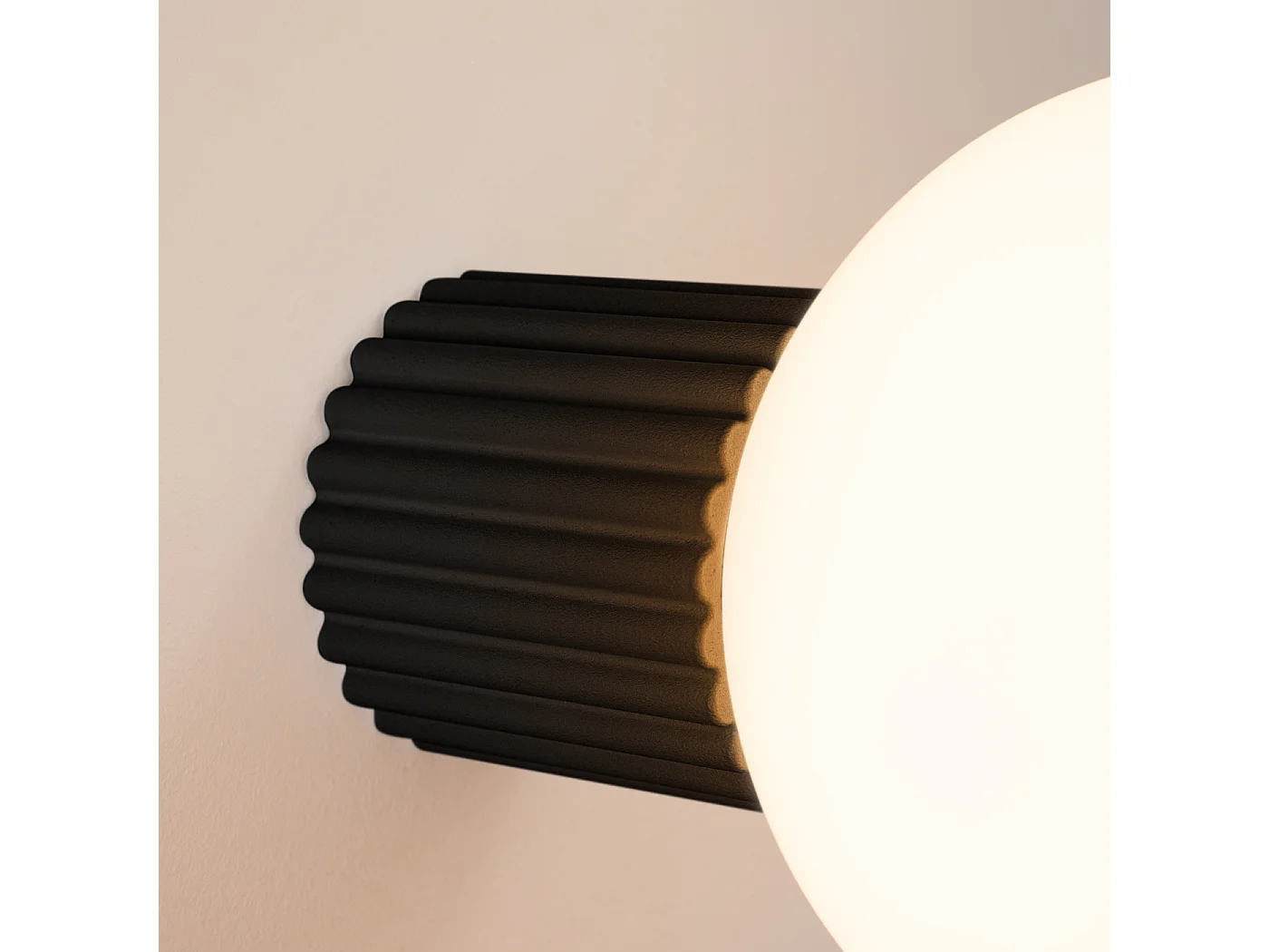 Applique Halo Moderne En Aluminium/Verre - 1 Sources Lumineuses - L.12 X H.12 Cm - Noir