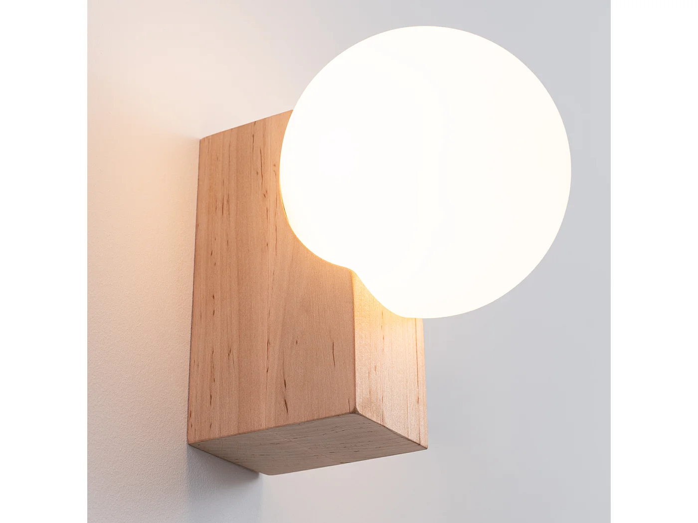 Applique Bulbo Moderne En Bois/Verre - 1 Sources Lumineuses - L.12 X H.17 Cm - Bois Naturel/Blanc
