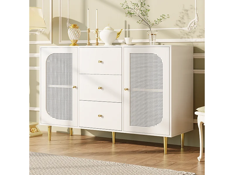 Credenza 120x40x90cm con 2 ante in rattan e 3 cassetti, corpo bianco, maniglie e piedini in metallo dorato
