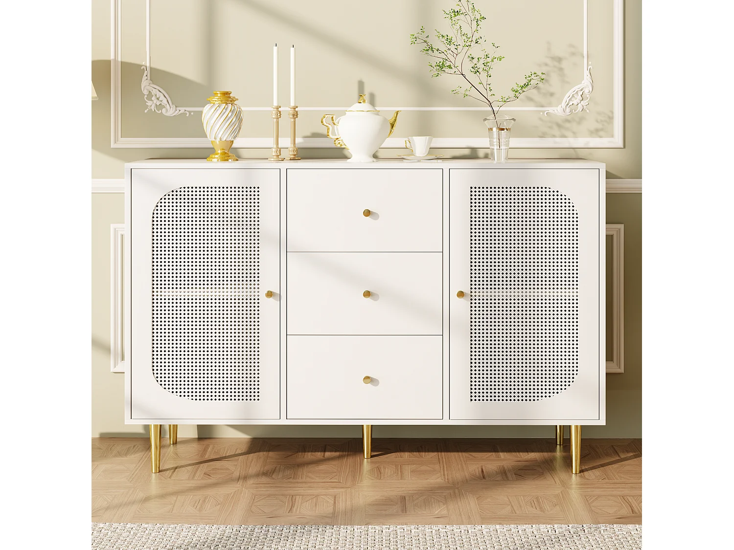 Buffet 120x40x90cm avec 2 portes en rotin et 3 tiroirs, corps blanc, poignées et pieds en métal doré