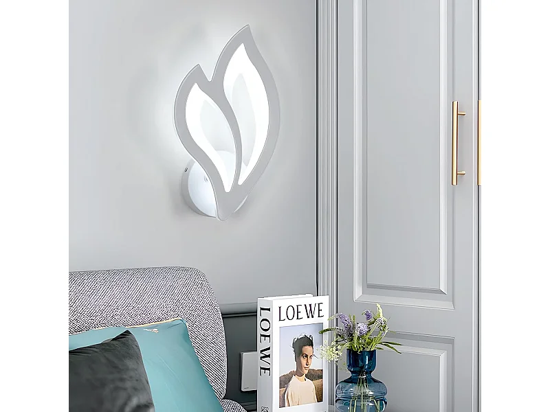 Applique murale LED moderne 13W en forme de fleur blanche 6500K, lumière blanche froide, idéale pour un couloir, une chambre à coucher ou un salon