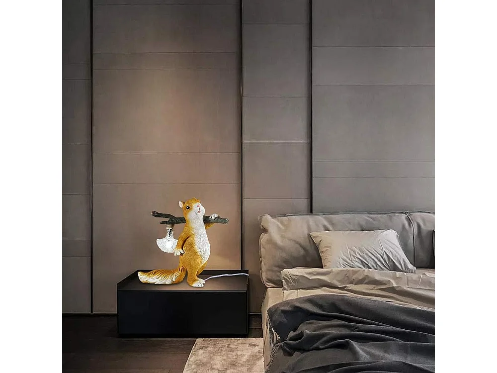 Lampe de table écureuil, lampe de chevet LED, lampe en résine, abat-jour en verre, idéale pour une chambre d'enfant ou un bureau (marron)