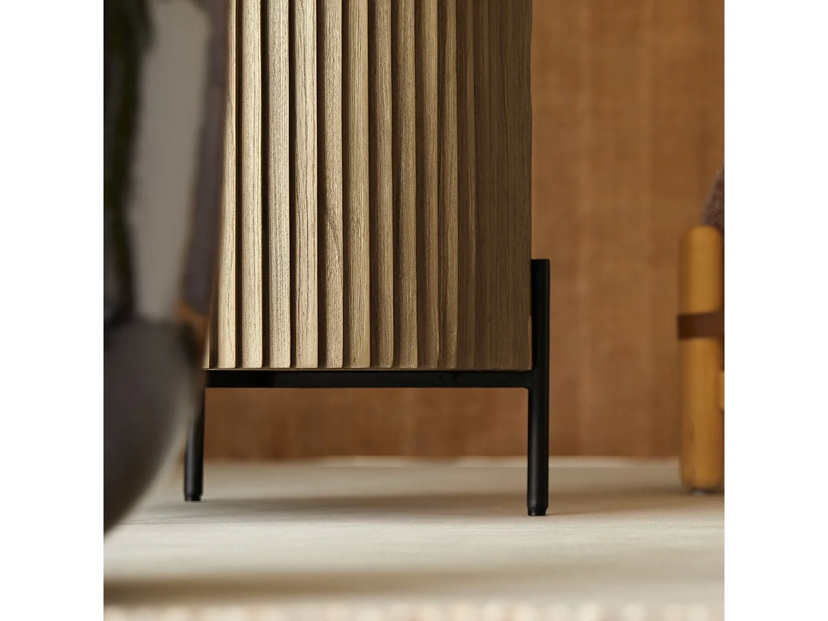 Beistelltisch Lou aus Mindiholz