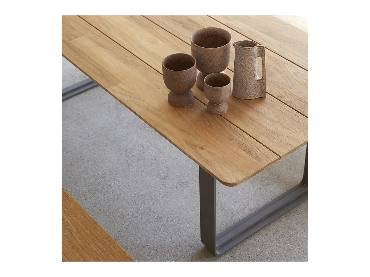 Table en bois de teck massif et aluminium Harper 6/8 pers.