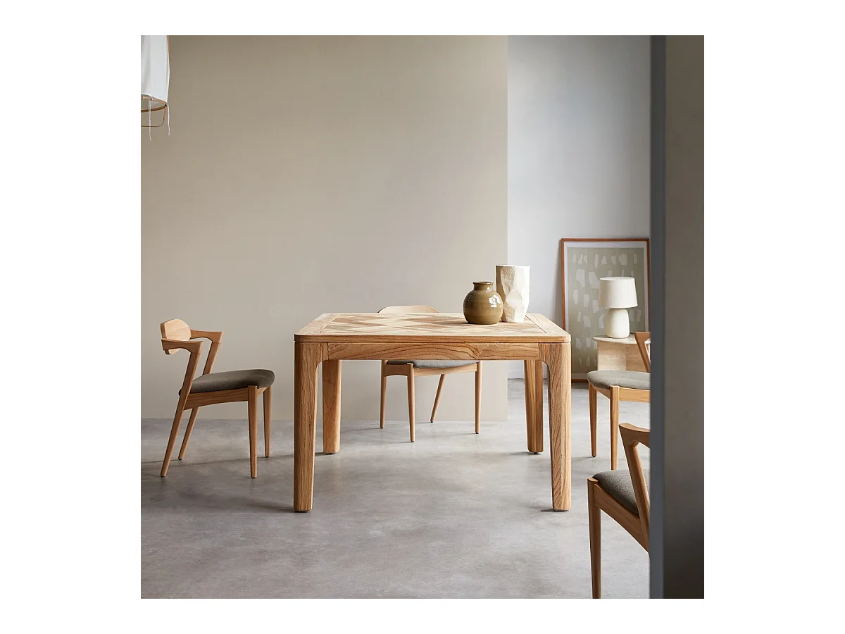 Esstisch Ruth aus massivem, recyceltem Teakholz 120x120