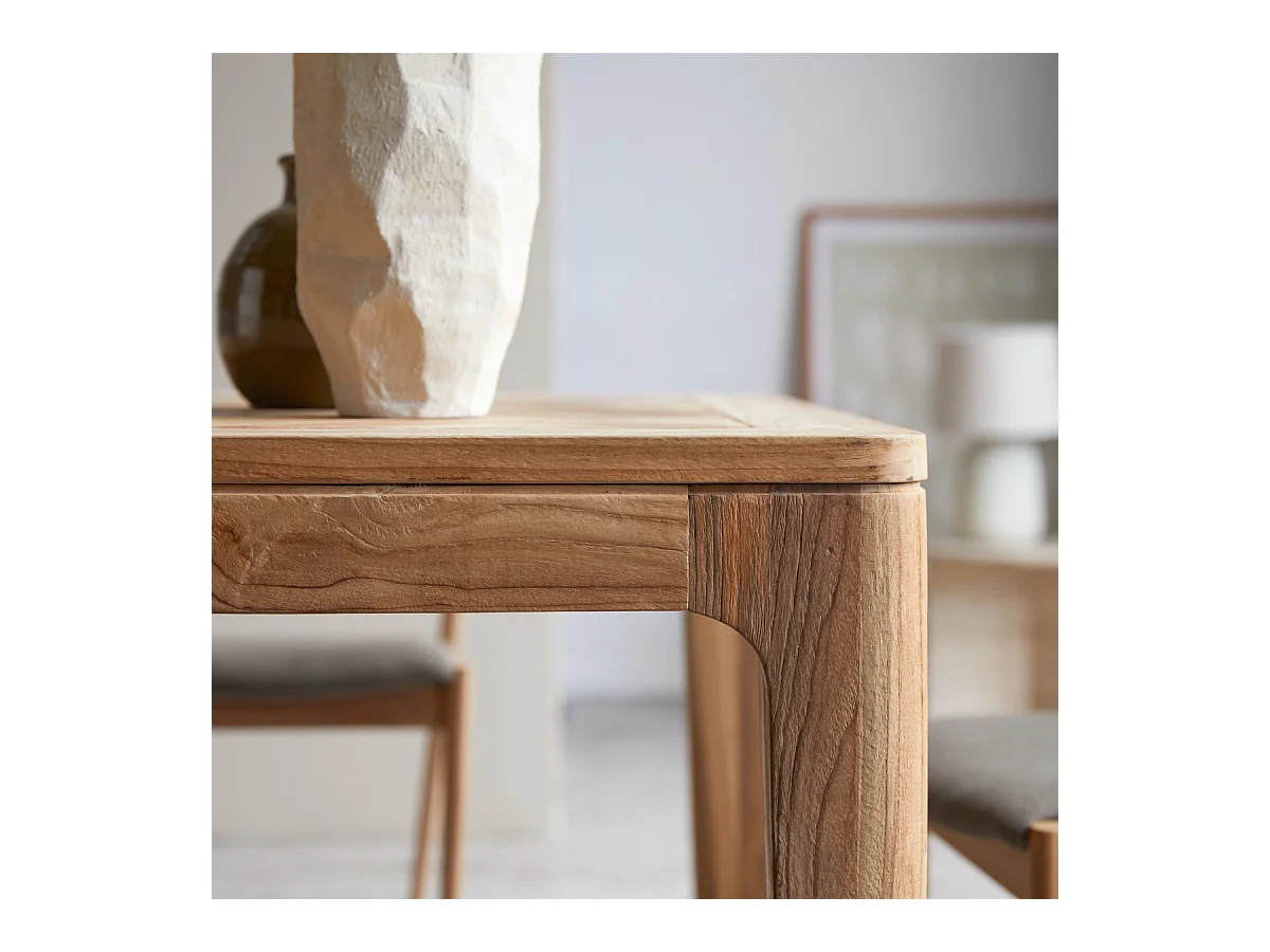 Esstisch Ruth aus massivem, recyceltem Teakholz 120x120