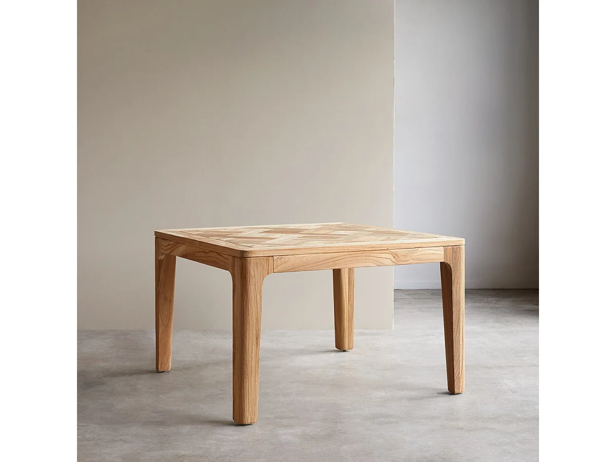 Esstisch Ruth aus massivem, recyceltem Teakholz 120x120