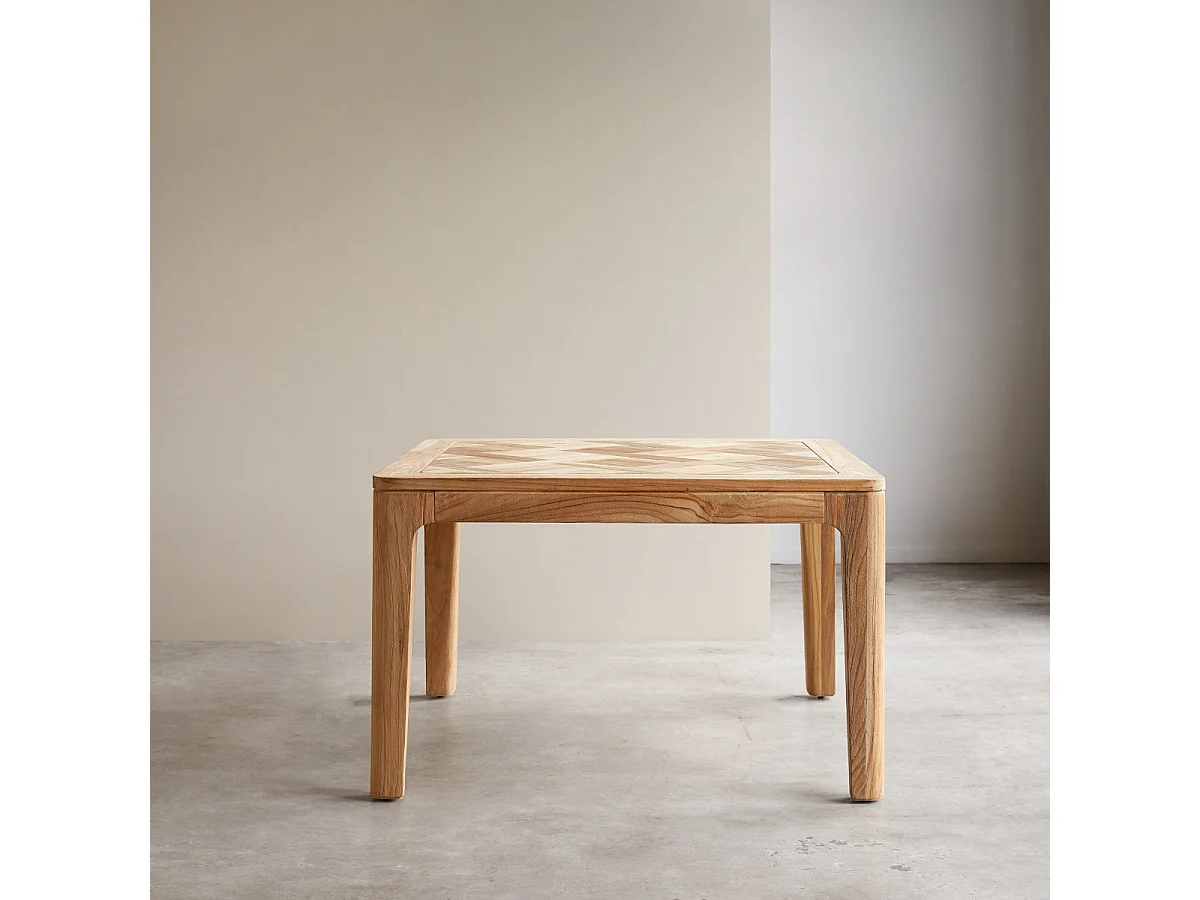 Esstisch Ruth aus massivem, recyceltem Teakholz 120x120