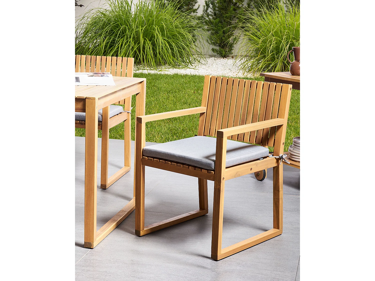 Lot de 2 chaises de jardin avec coussins SASSARI PREMIUM Bois d'acacia certifié Mélange de gris