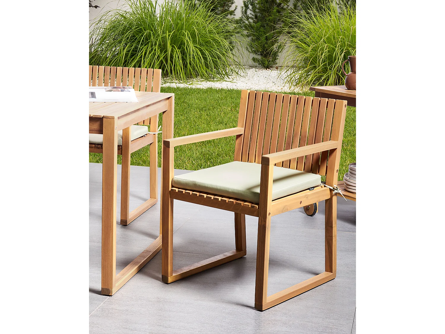 Lot de 2 chaises de jardin avec coussins SASSARI PREMIUM Bois d'acacia certifié Vert clair