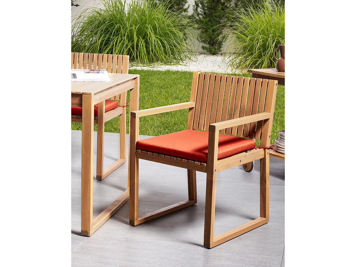 Gartenstuhl 2er Set zertifiziertes Holz hellbraun mit Kissen rot Sassari Premium