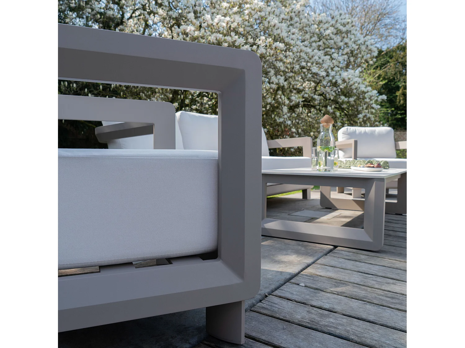 Salon bas 5p en aluminium Taupe et plateau en pierre Ivoire CALAROSSA