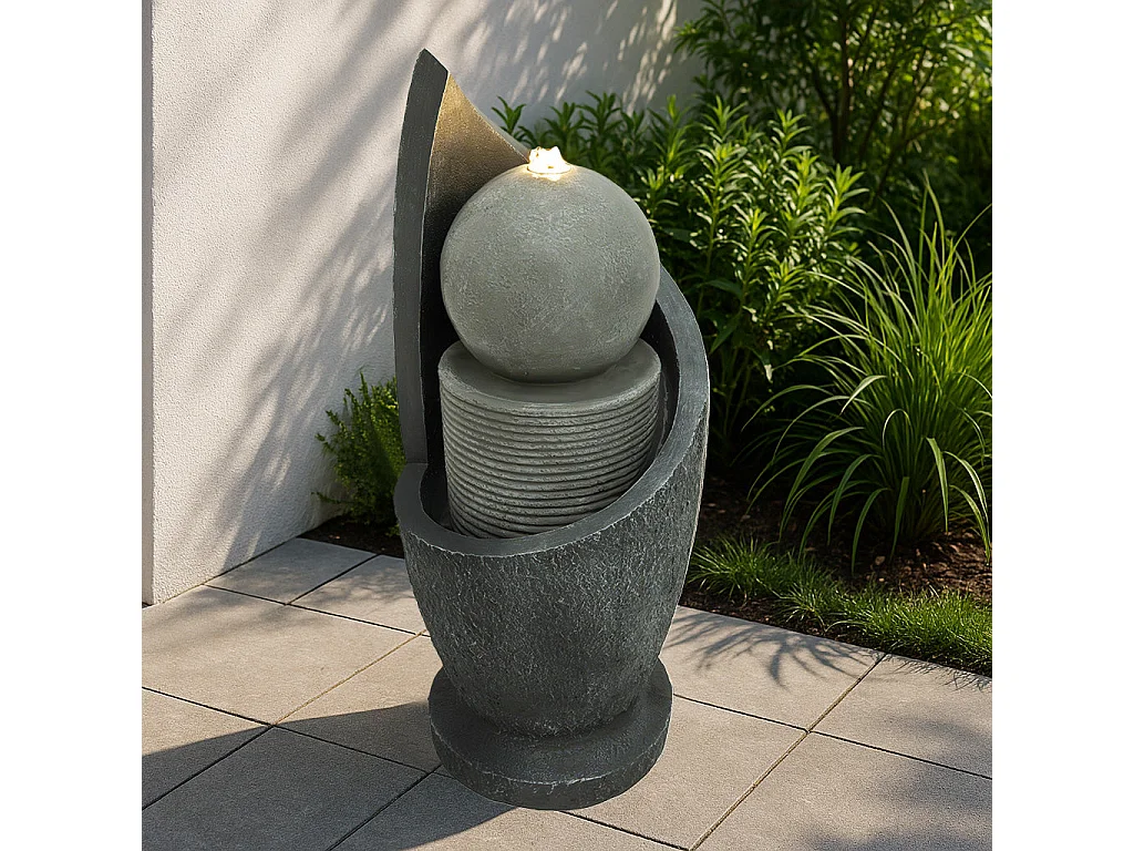 Fontana Cascata da Esterno in Poliresina Grigia con Sfera LED Bianca Calda, Pompa Elettrica, Cavo da 7m – Zen Cascade + Spazzola per Pulizia Inclusa