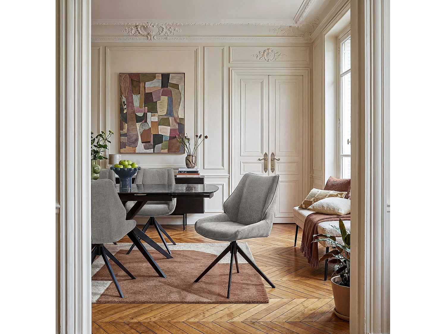 Lot de 2 chaises pivotantes en tissu chenille et métal noir - Gris fumé