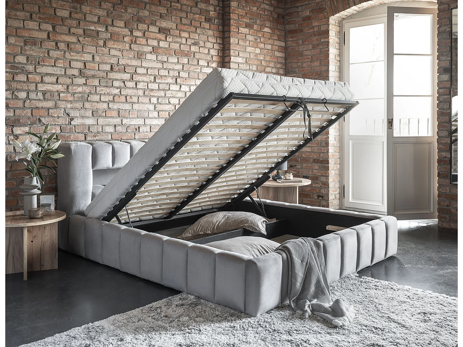 Lit coffre Luto prestige - Design tapissé velours et Led-Gris clair-140x200