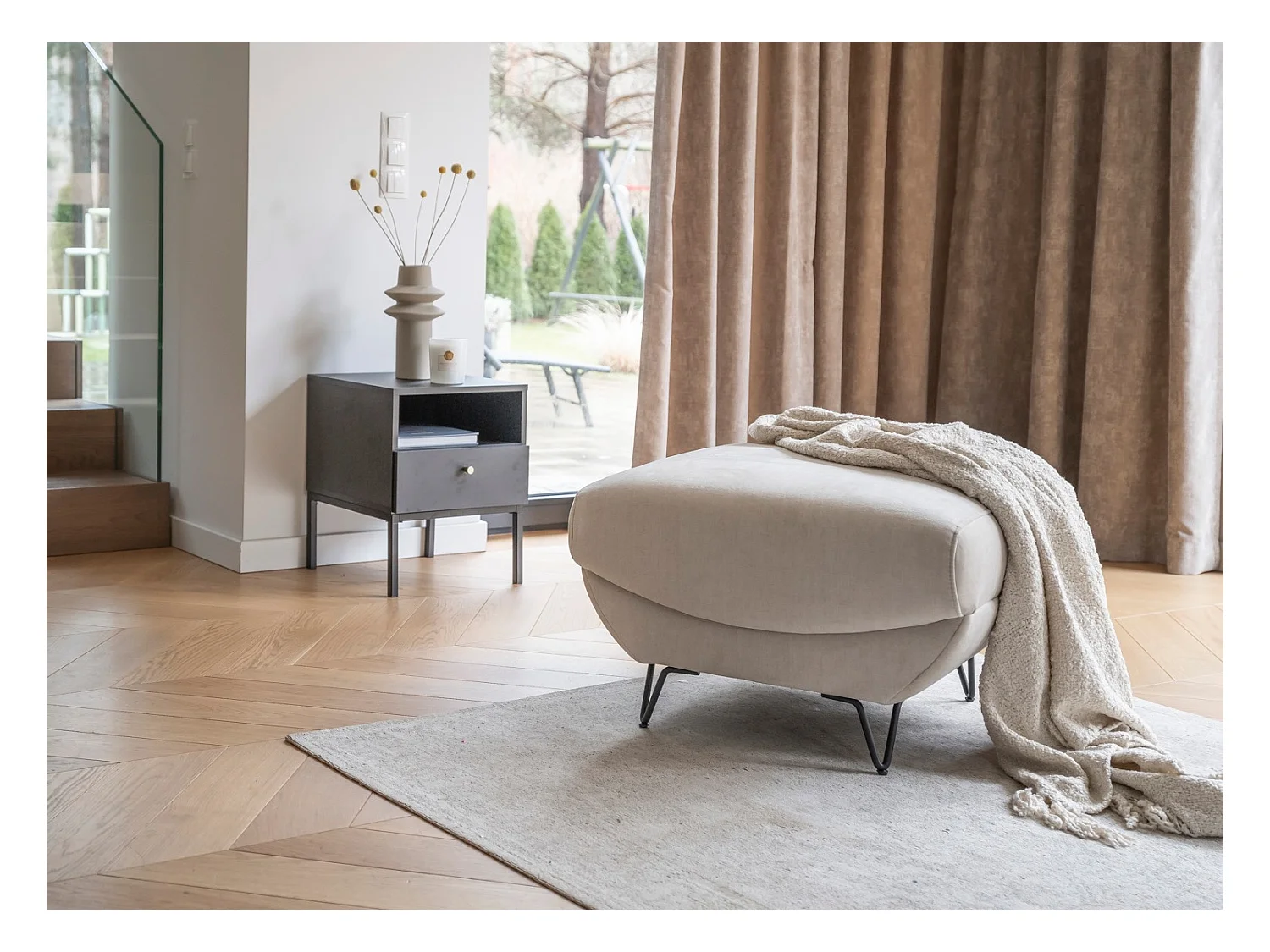 Pouf en tissu ZURIK – Élégance et praticité-Vert épinard