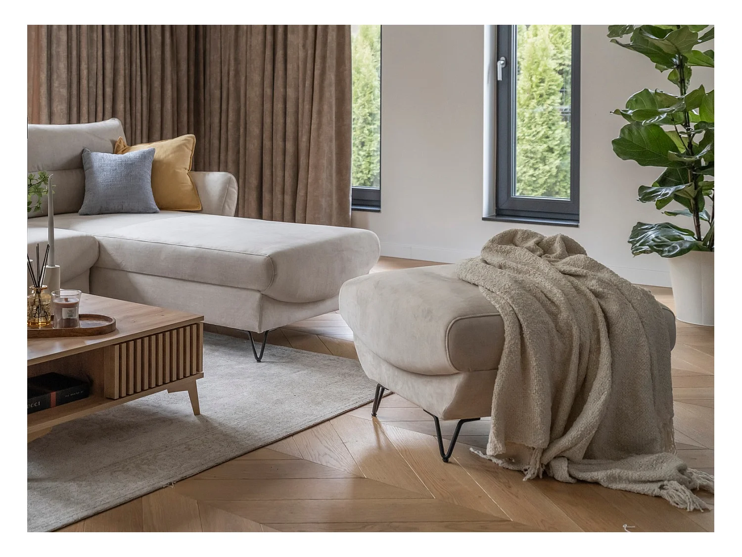 Pouf en tissu ZURIK – Élégance et praticité-Gris clair