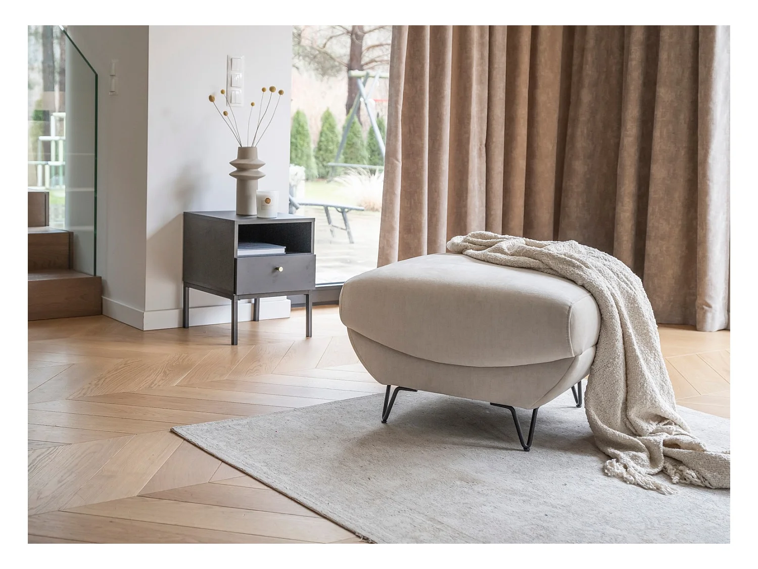 Pouf en velours ZURIK – Confort et praticité-Gris perle