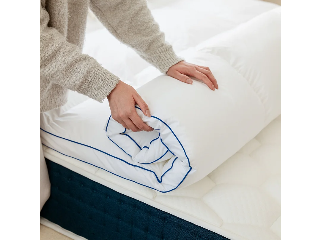 Matelas mémoire de forme et surmatelas 200x200 épais 30cm