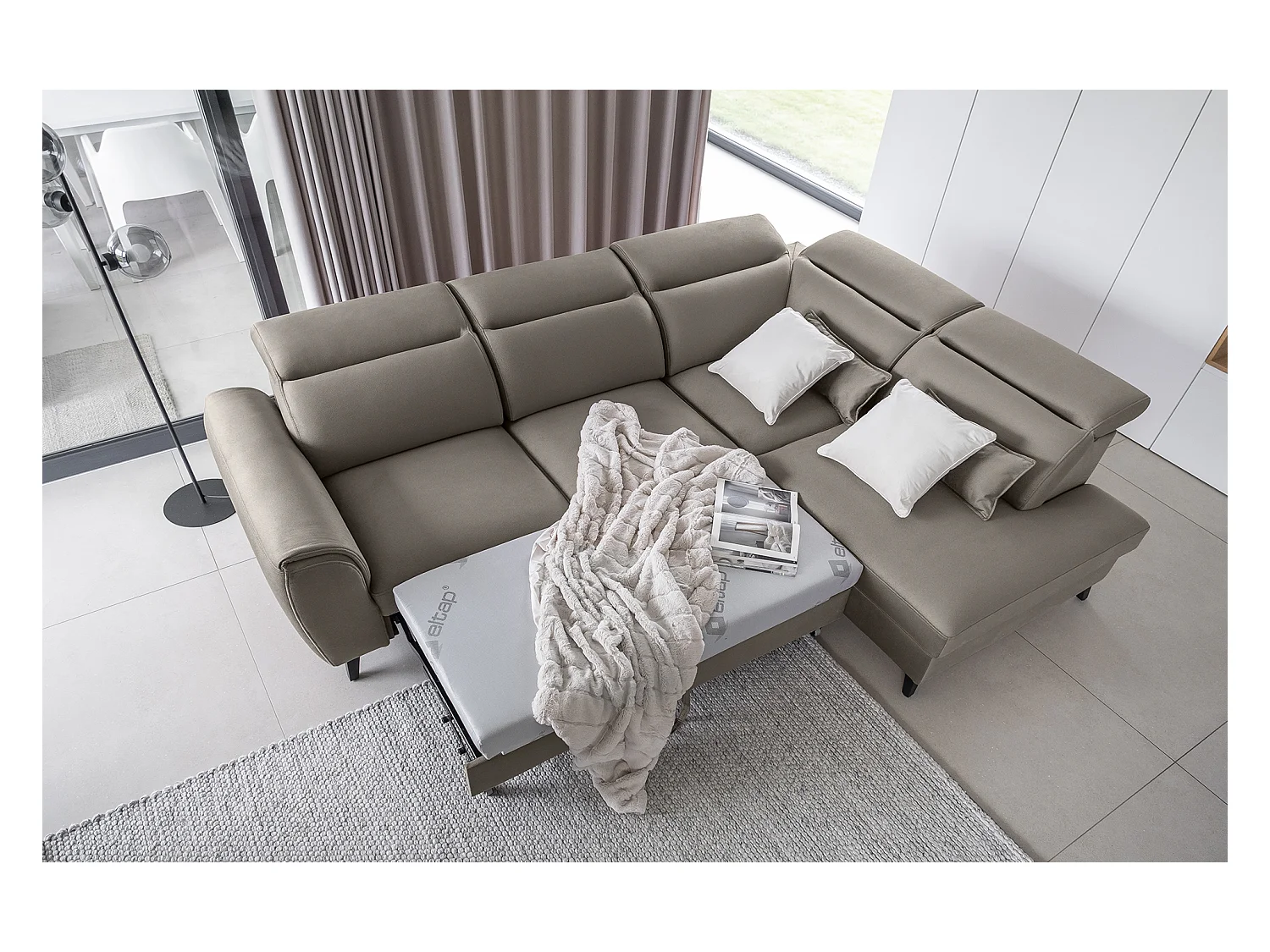 Canapé d'angle convertible avec rangement tissu NOBLESSE - Pieds bois noir-Marron foncé-angle gauche