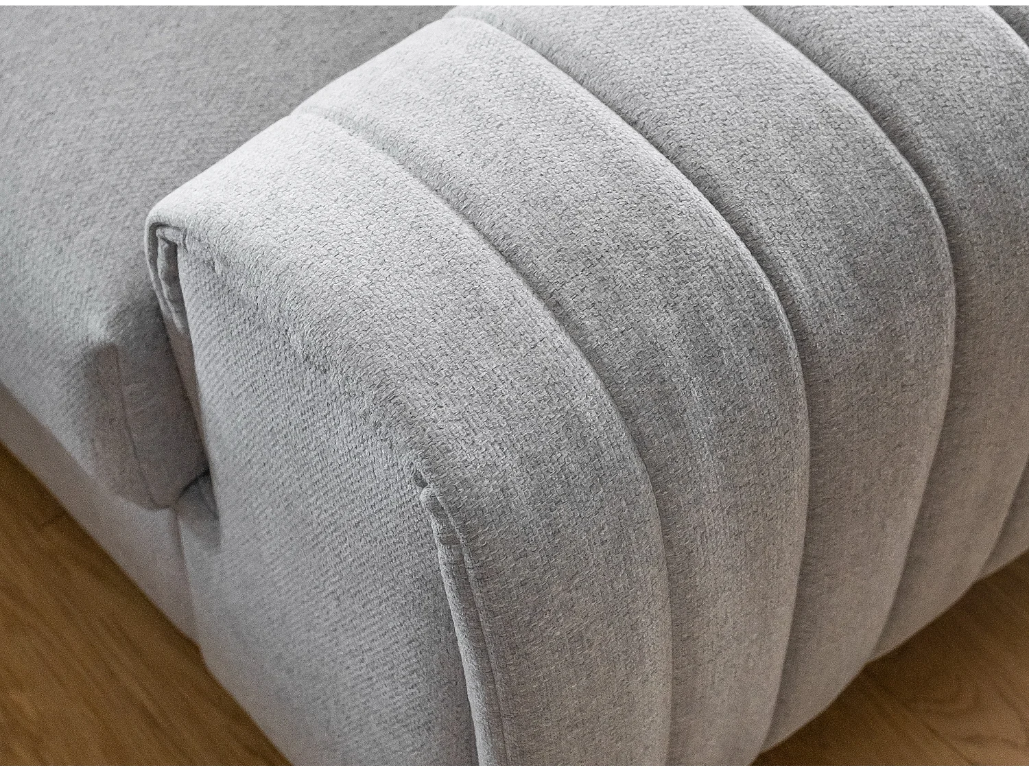 Canapé panoramique convertible LOUVE velours - Rangement et têtières réglables-Gris-Coffre à droite