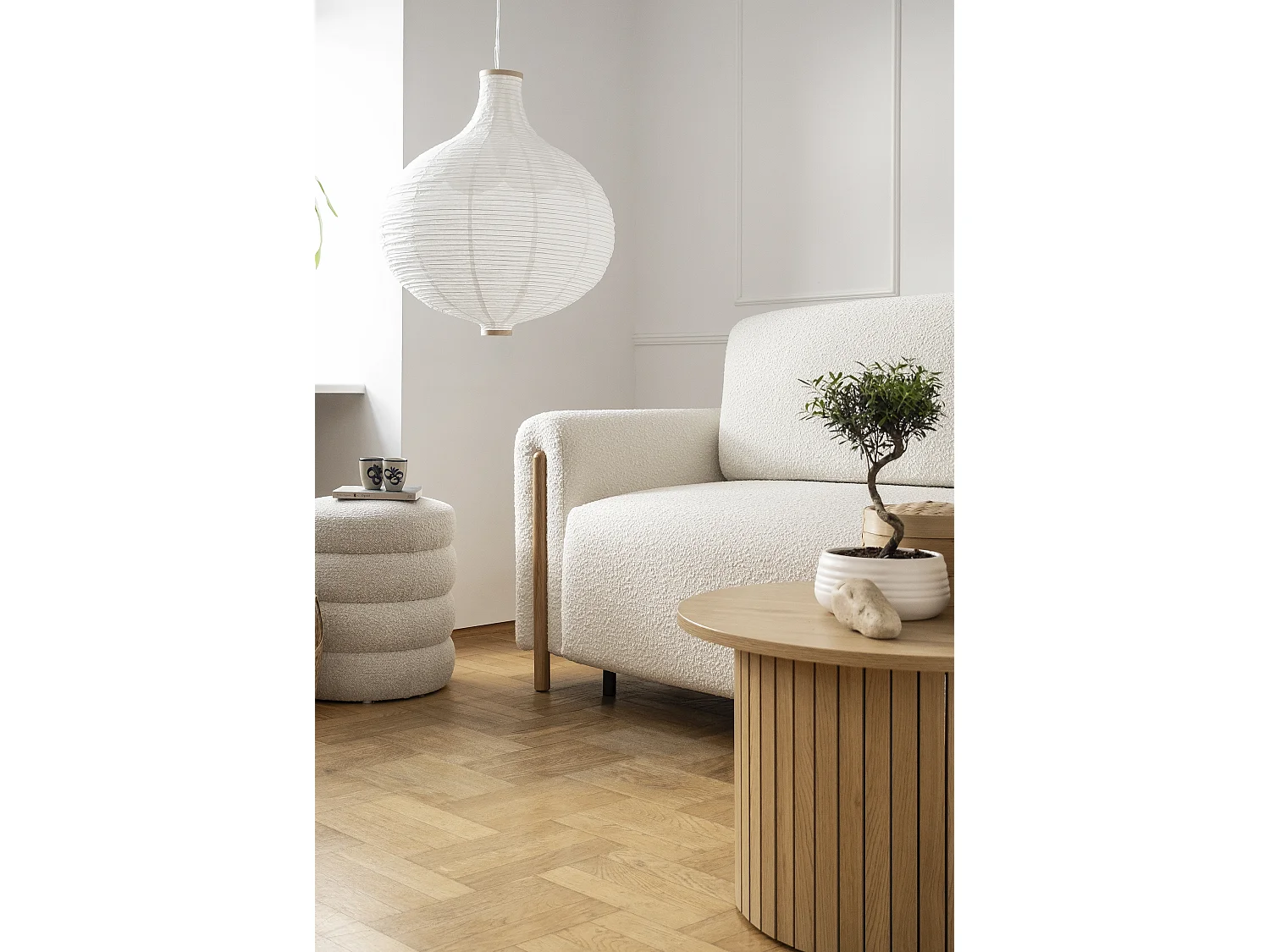 Canapé convertible en tissu bouclette DOVA - Pieds bois massif naturel-Blanc cassé