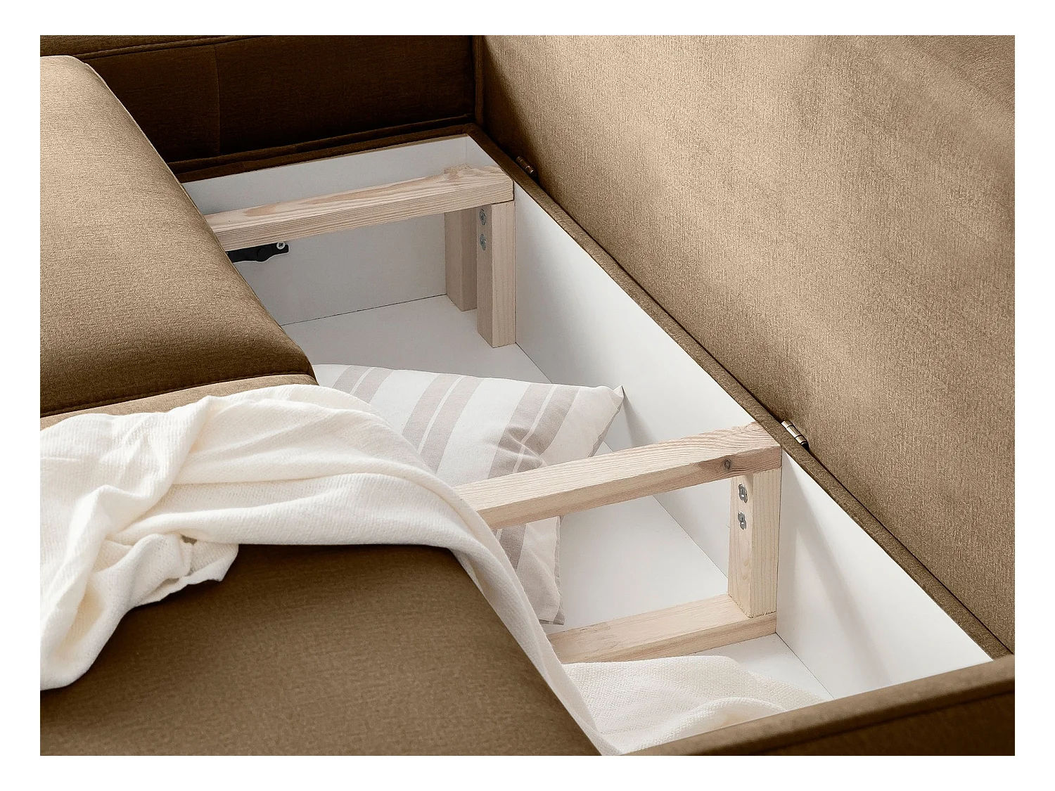 ZURIK omvormbare fluwelen hoekbank - Opbergbox en zwarte metalen poten-Kleur Beige-linkerhoek