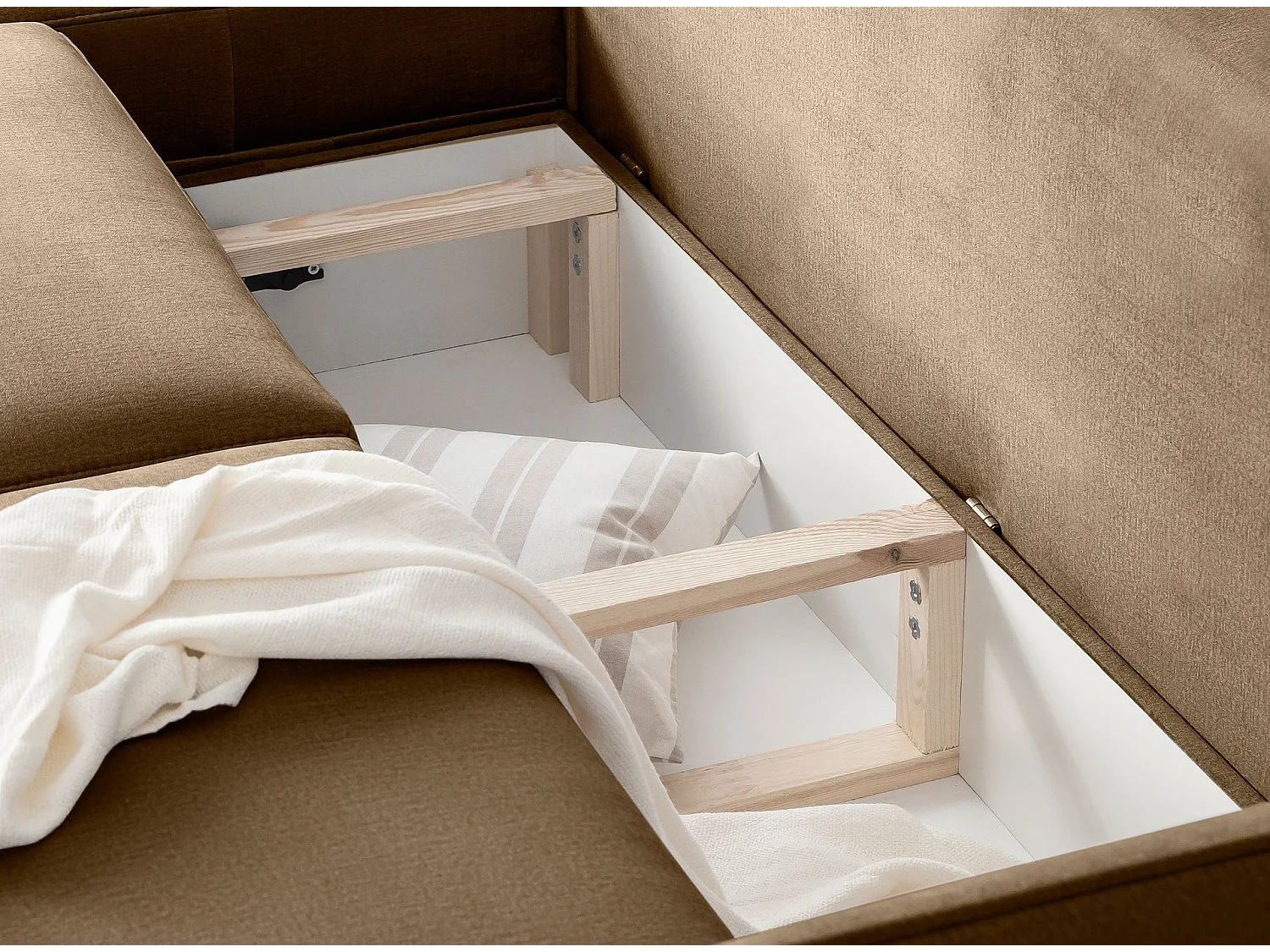 Canapé d'angle convertible velours ZURIK - Coffre de rangement et pieds métal noir-Beige-angle gauche