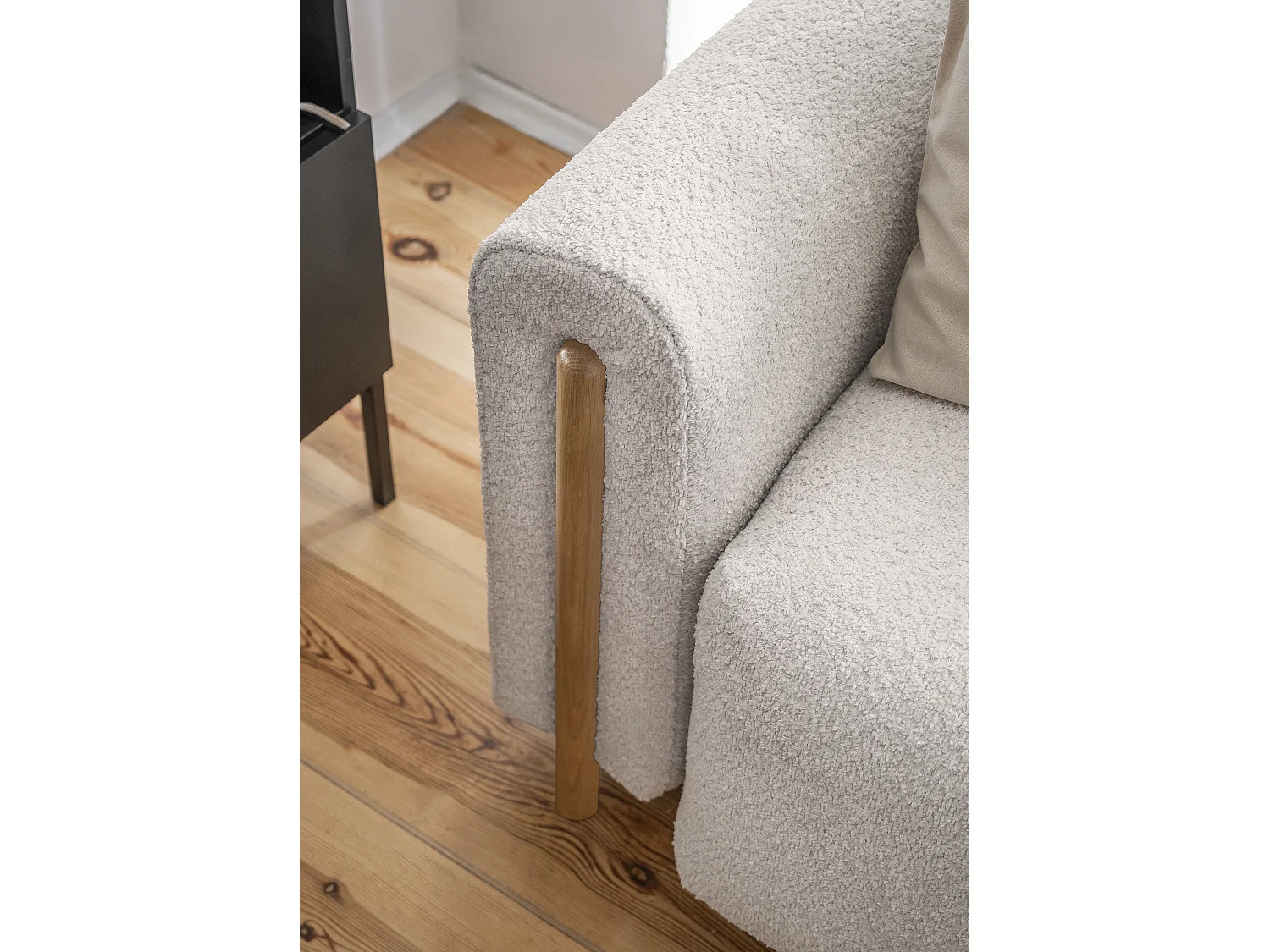 Canapé convertible en tissu bouclette DOVA - Pieds bois massif naturel-Beige