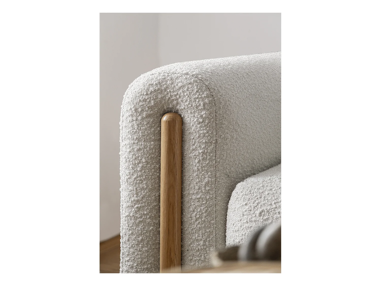 Canapé convertible en tissu bouclette DOVA - Pieds bois massif naturel-Beige clair