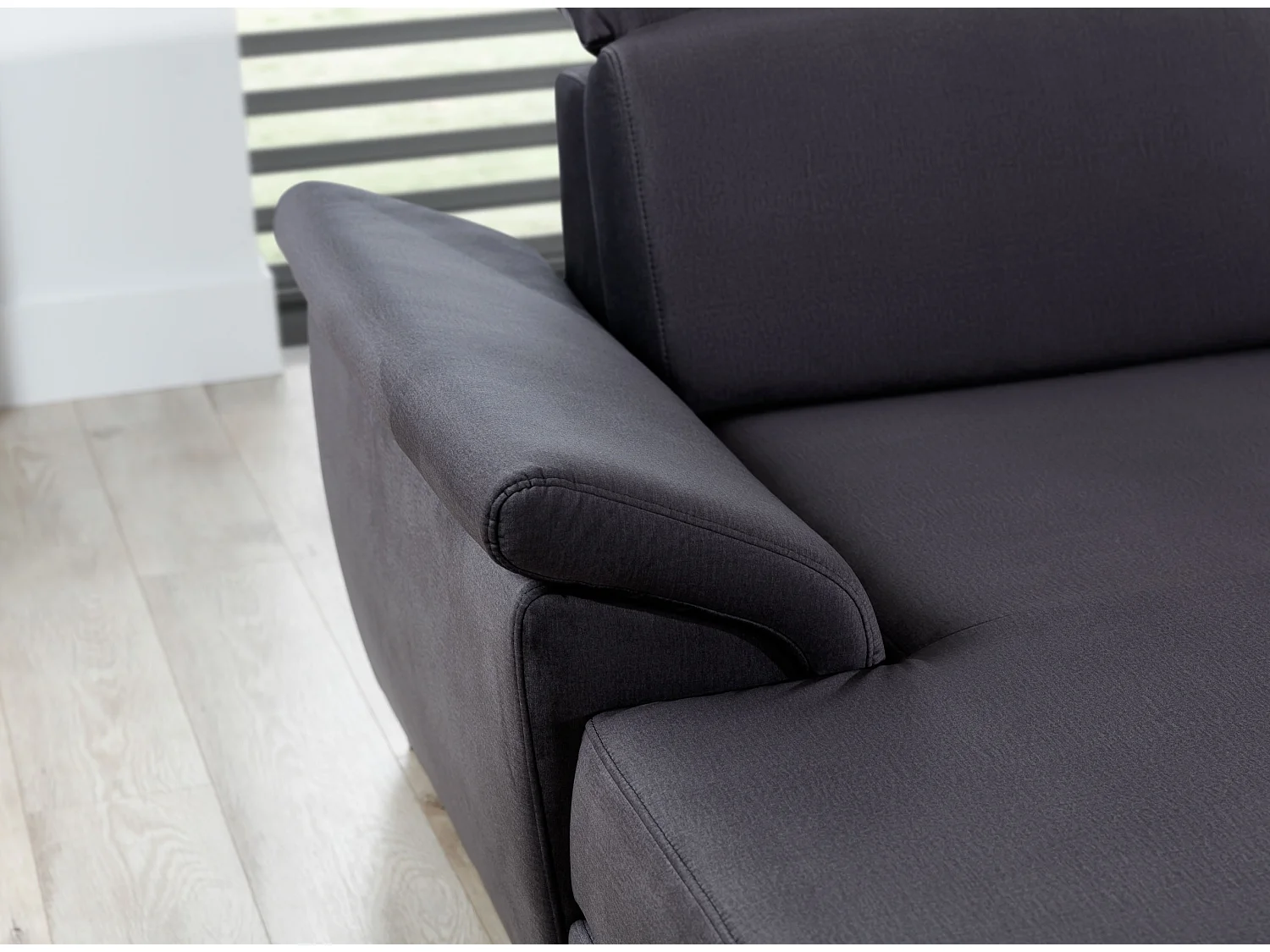 Canapé panoramique convertible LEVANO velours - Rangement et appuie-têtes réglables-Gris anthracite-Coffre à droite