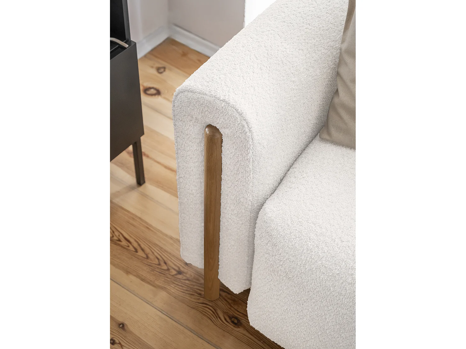 Canapé convertible en tissu bouclette DOVA - Pieds bois massif naturel-Blanc