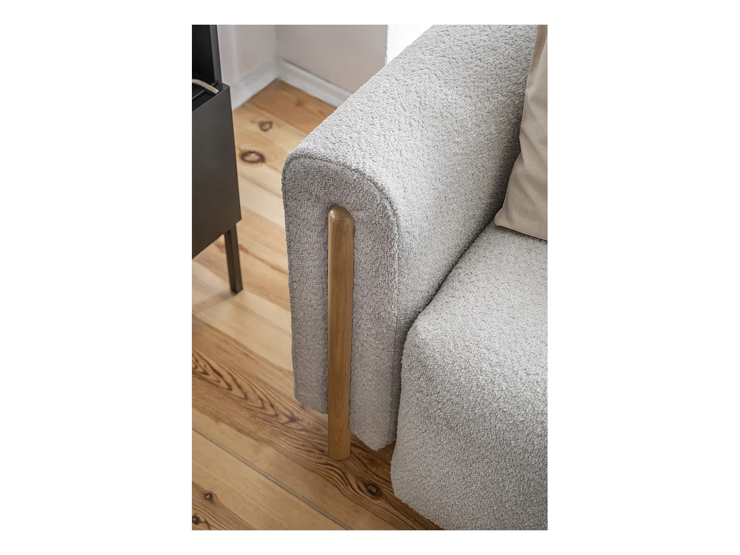 Canapé convertible en tissu bouclette DOVA - Pieds bois massif naturel-Gris clair