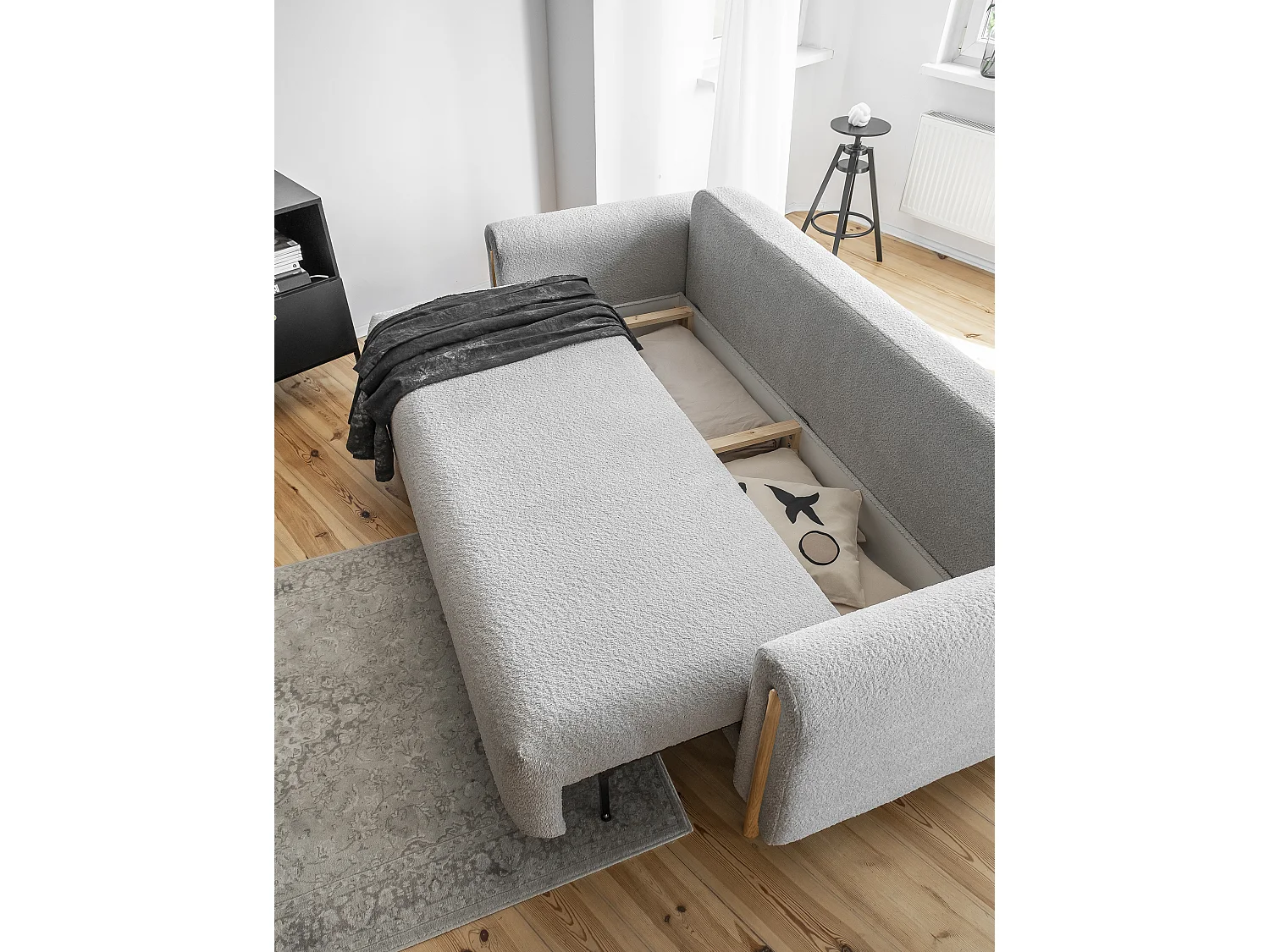 Canapé convertible en tissu bouclette DOVA - Pieds bois massif naturel-Gris clair