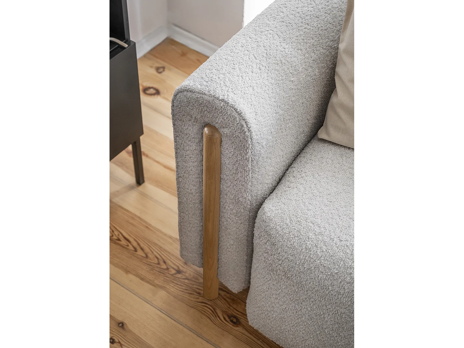 Canapé convertible en tissu bouclette DOVA - Pieds bois massif naturel-Gris clair