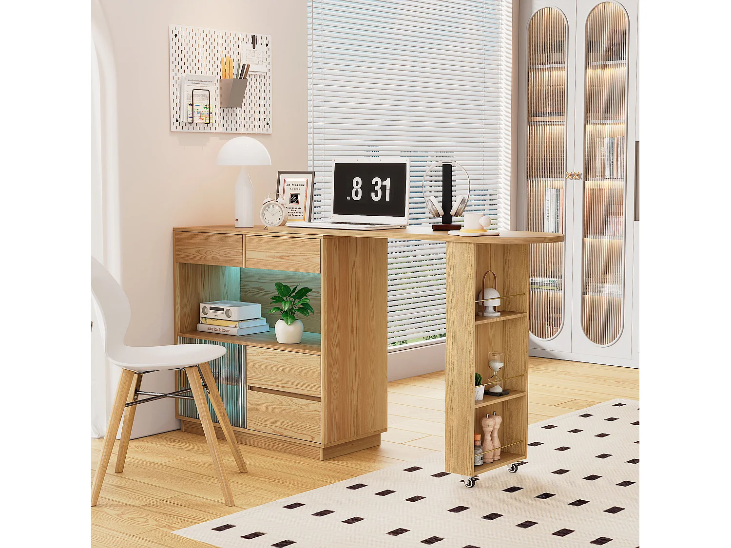 Bureau d'angle extensible avec plateau pivotant, 2 portes coulissantes en verre et 4 tiroirs, LED inclus, en MDF naturel clair - 120.7x45x94.8cm